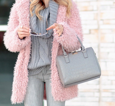 pink-faux-fur-coat-chic-sophistic
